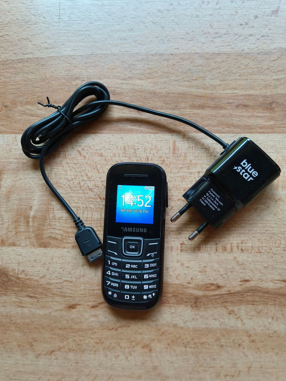 Samsung GT-E1200 senioripuhelin