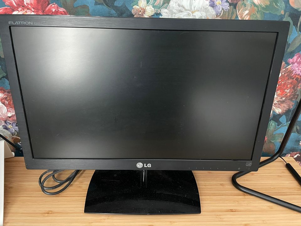 LG monitor 20”