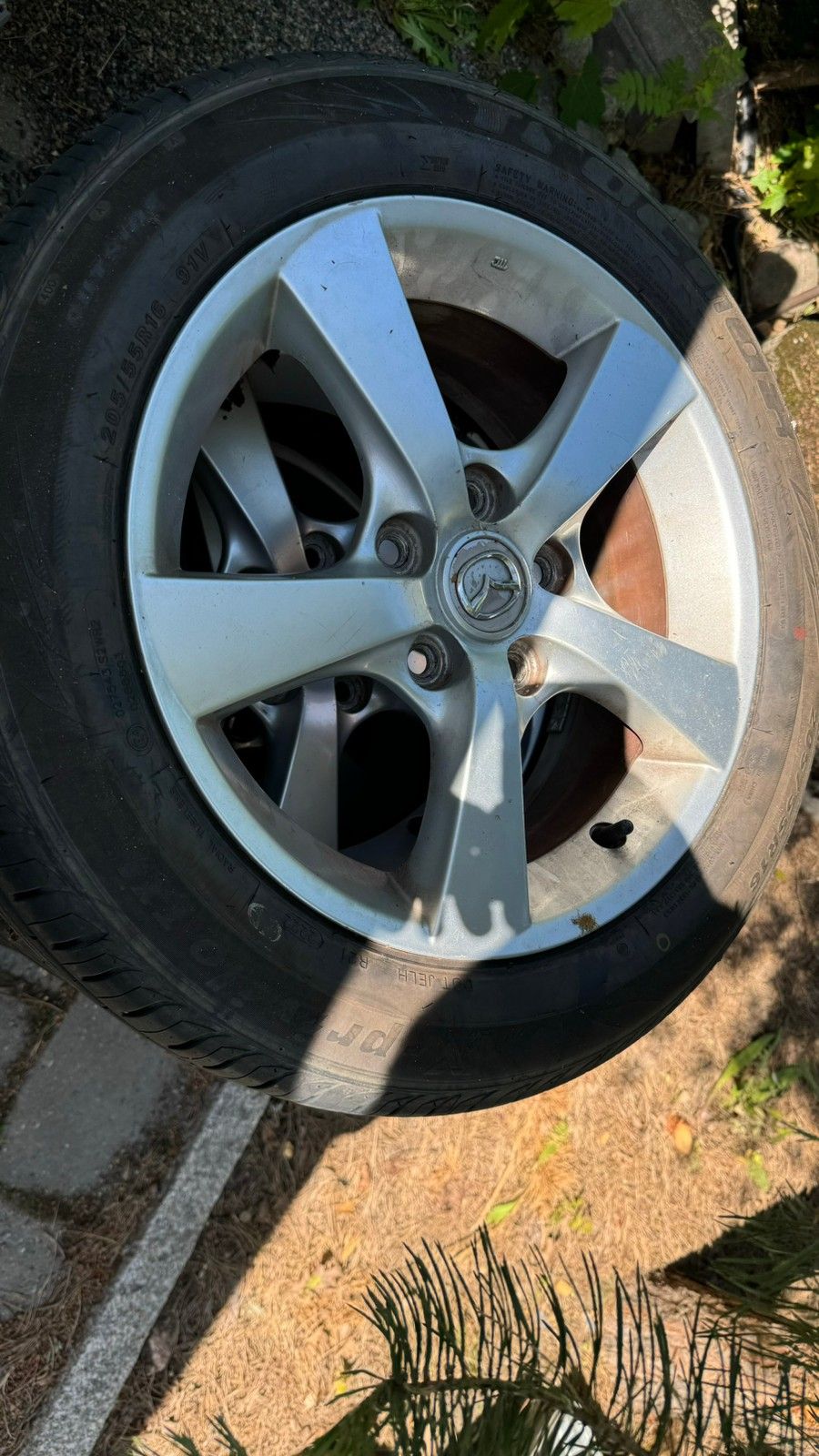 Mazdan alumiinivanteet renkailla, 5x114,3, 205/55R16