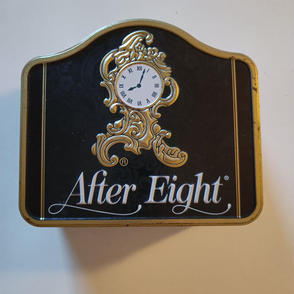 After Eight peltirasia