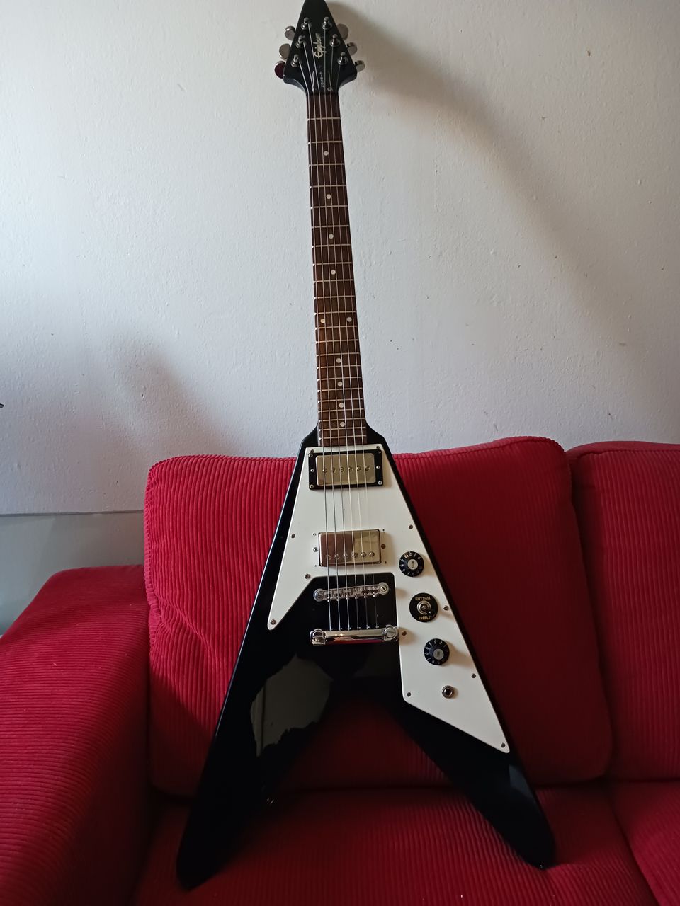 Epiphone '67 Flying V vuodelta 97