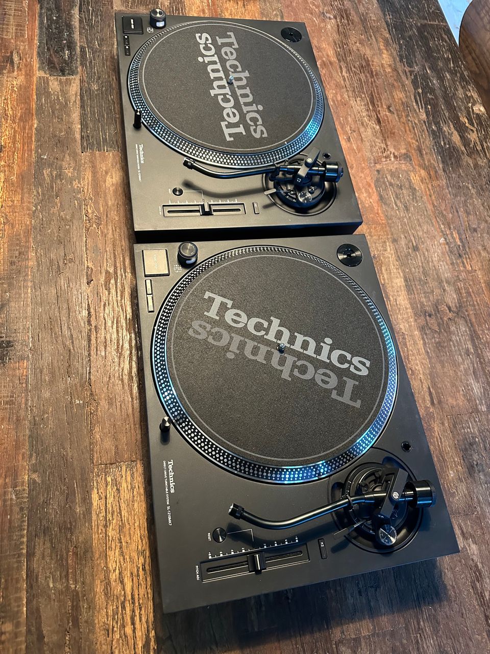 2 x Technics SL-1210MK7 (sis ALV)