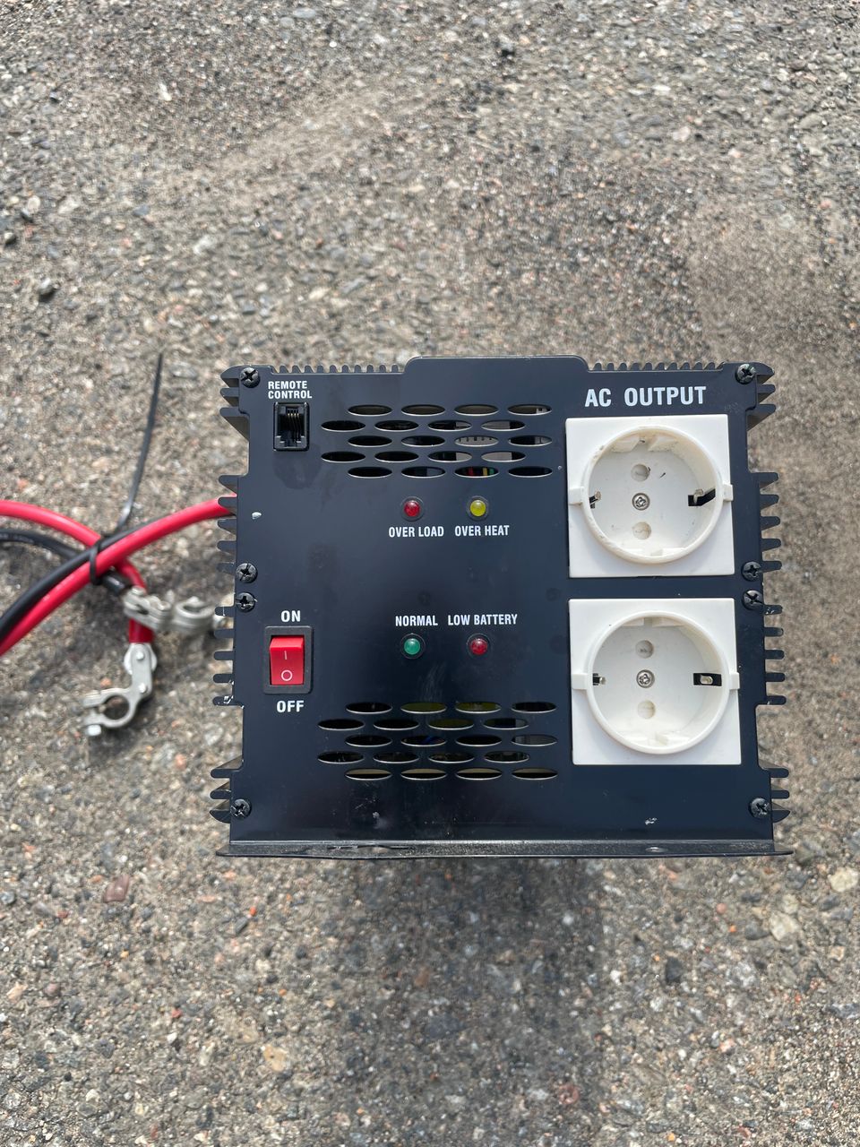 Power Inverter 2500W / 12V