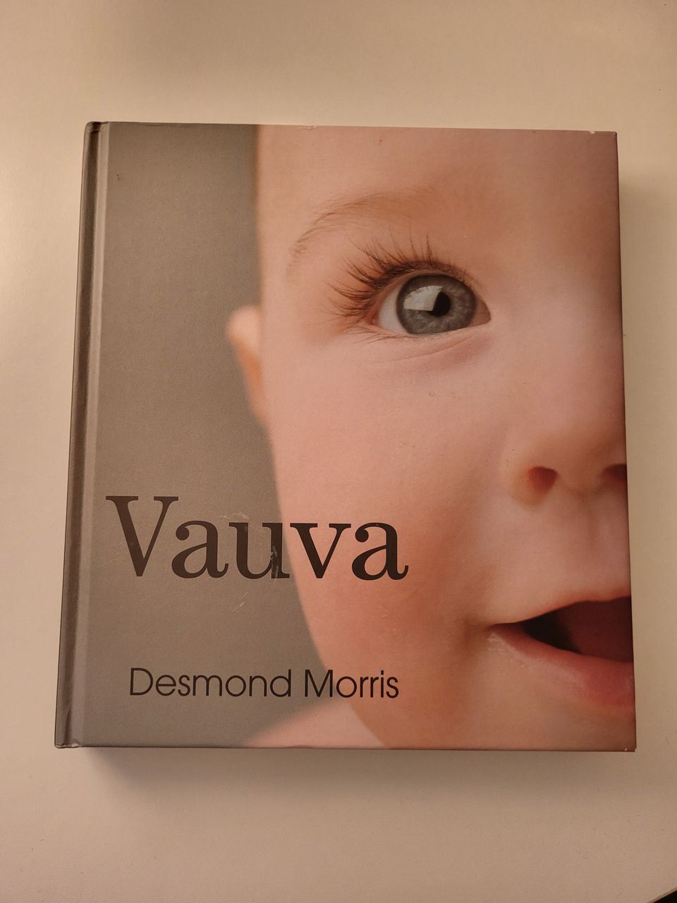 Vauva, Morris Desmond