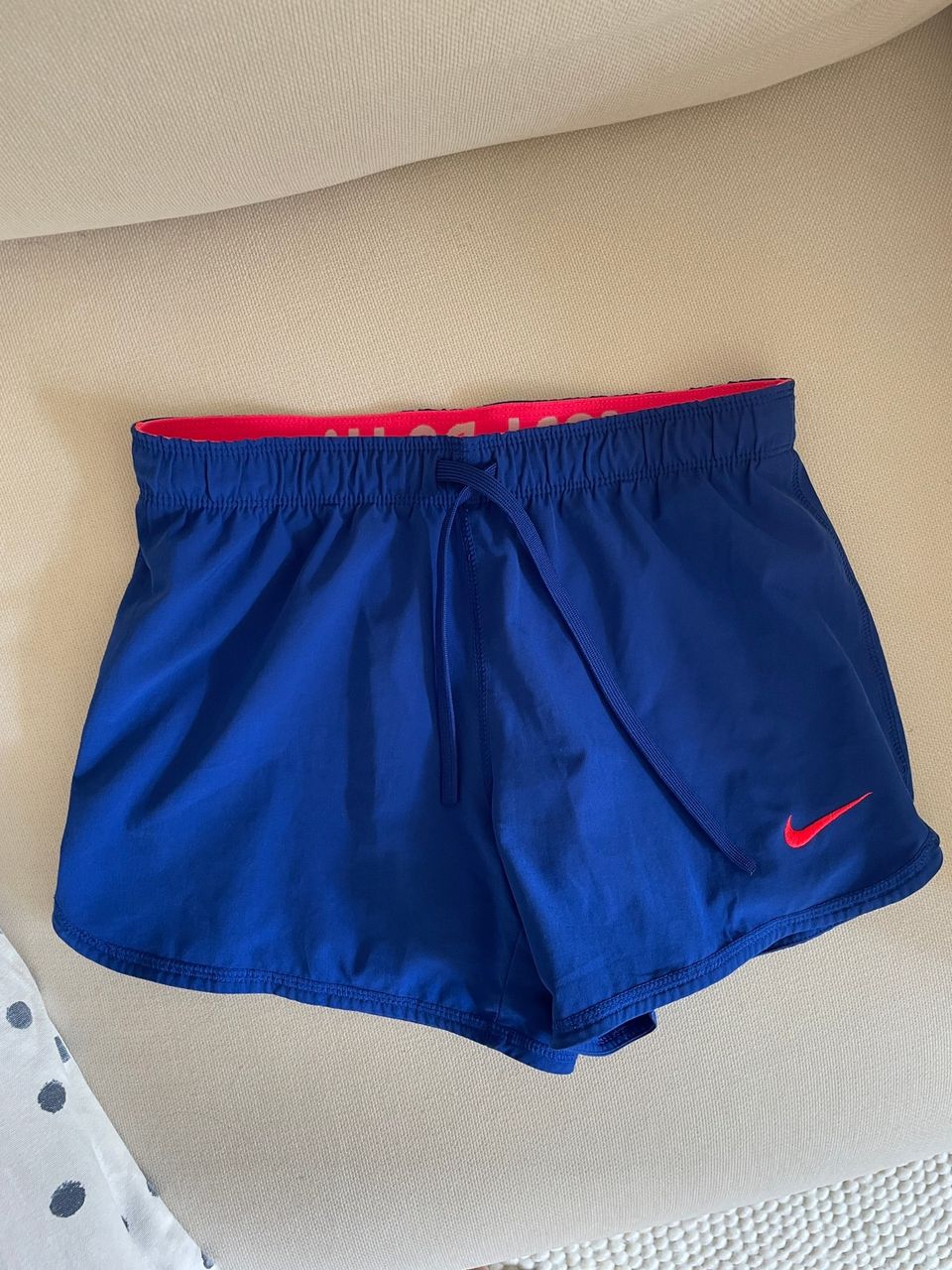 Nike kirkkaansiniset shortsit XS