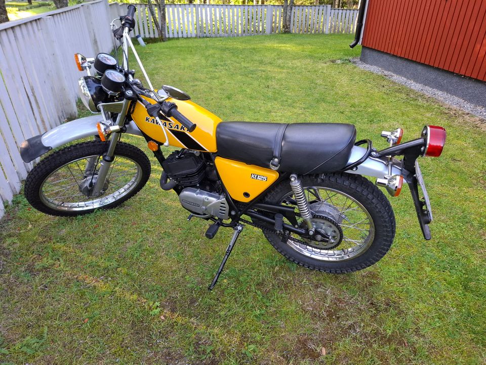 Myydään  museokatsasttu Kawasaki KE 125 1976.