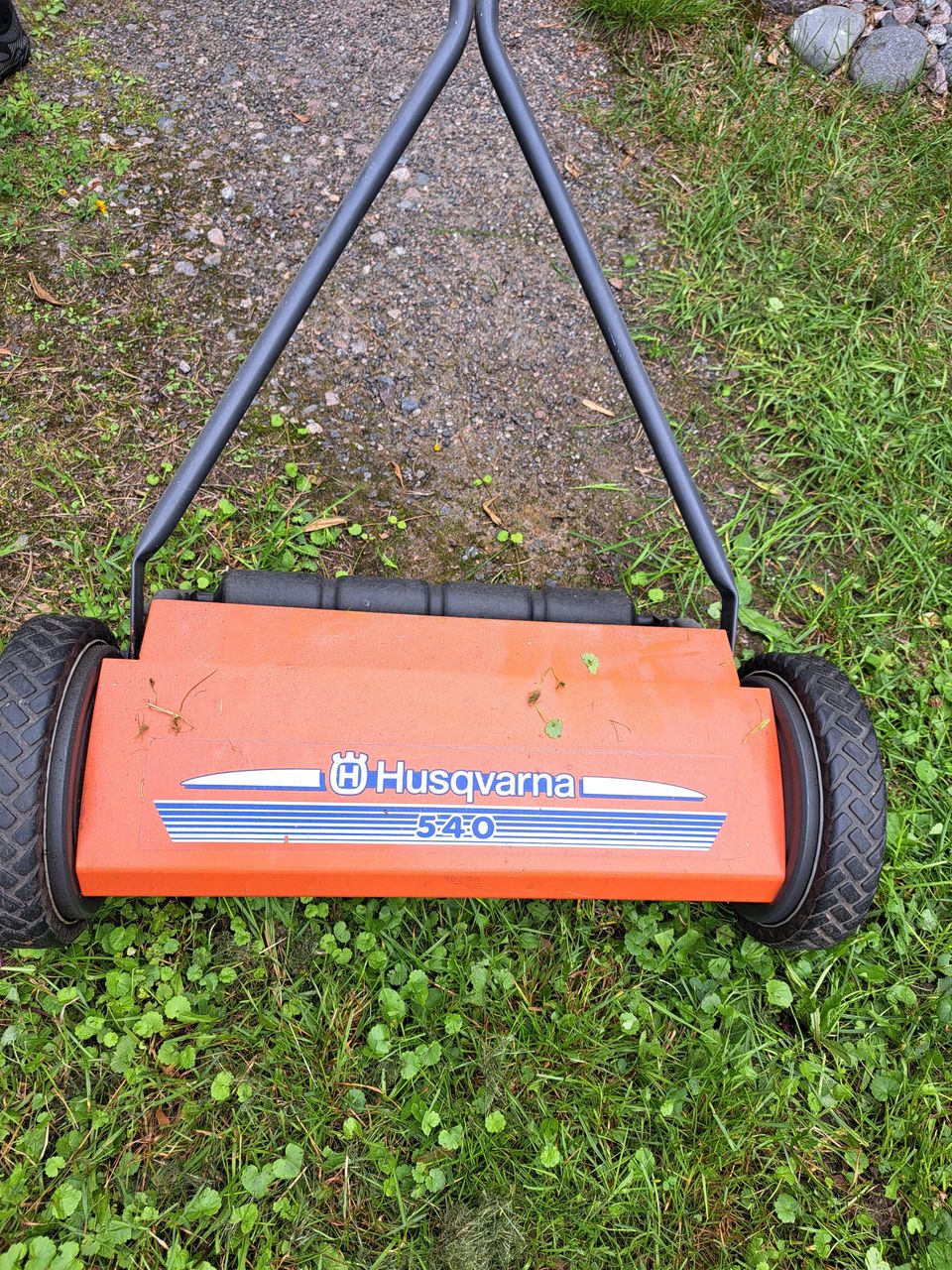 Husgvarna- ruohonleikkuri