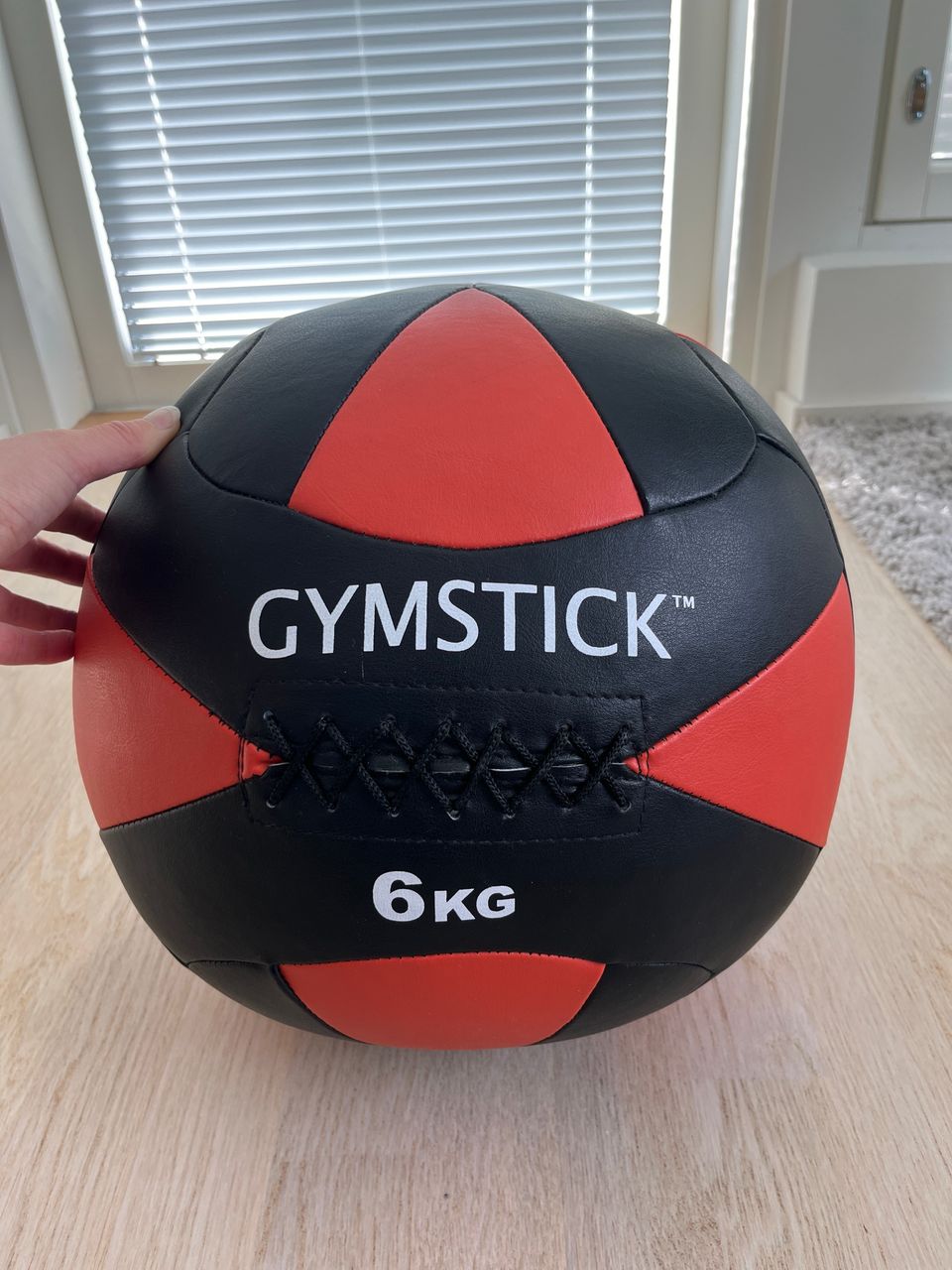 Gymstick Wall Ball - 6kg kuntopallo