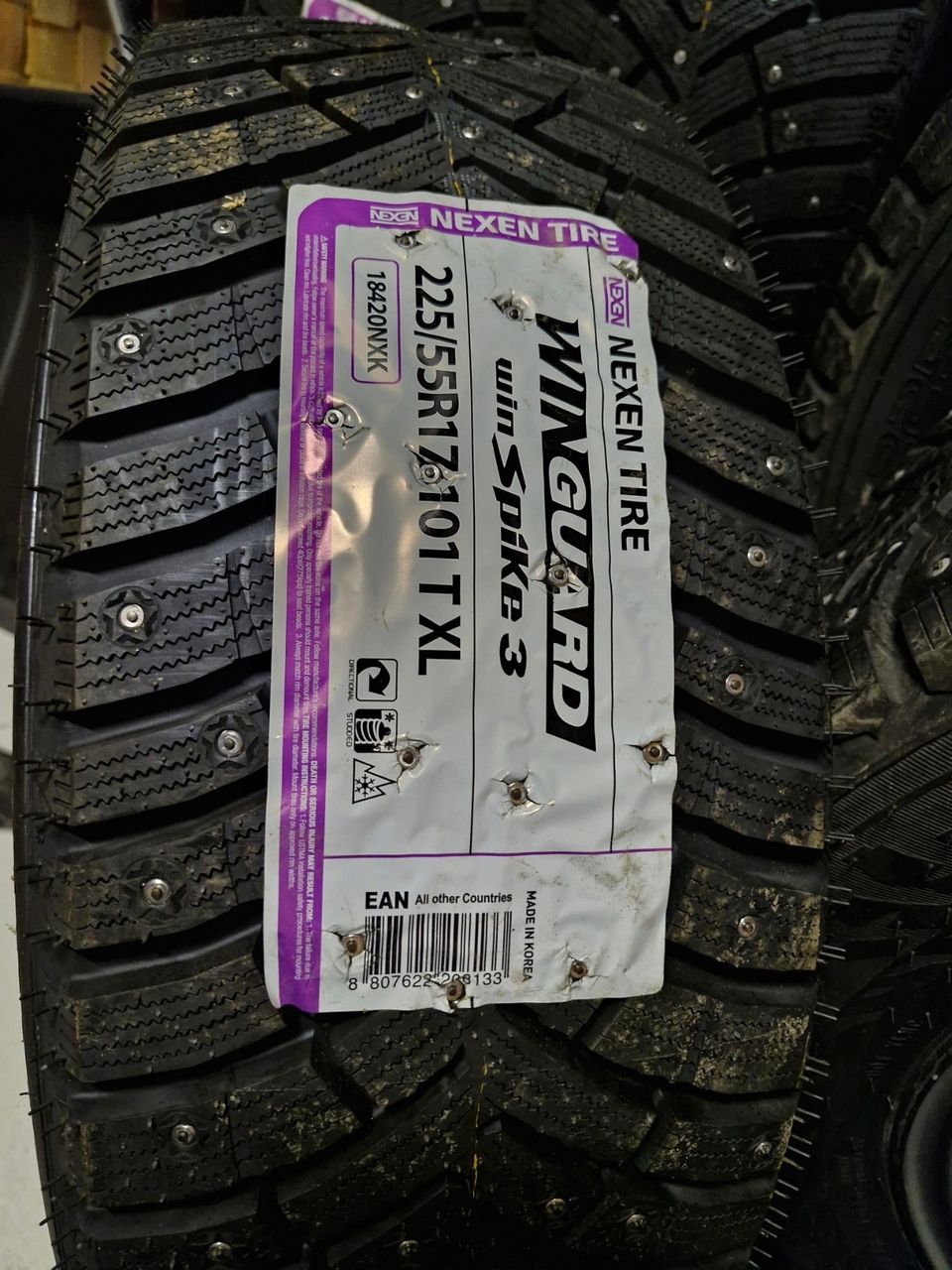 Uudet nastarenkaat 225/55R17