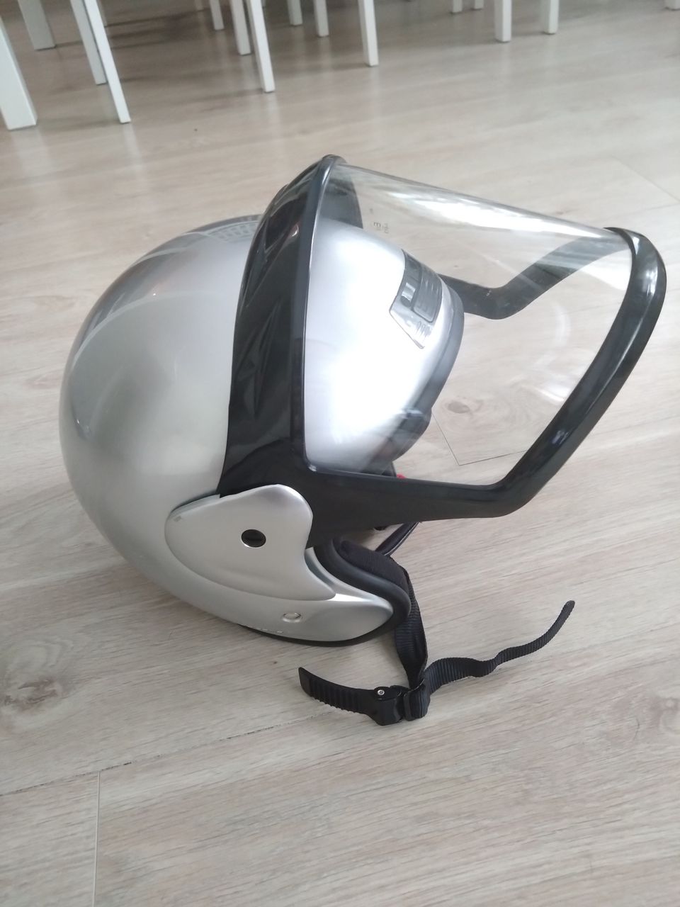 Bolt Helmets kypärä