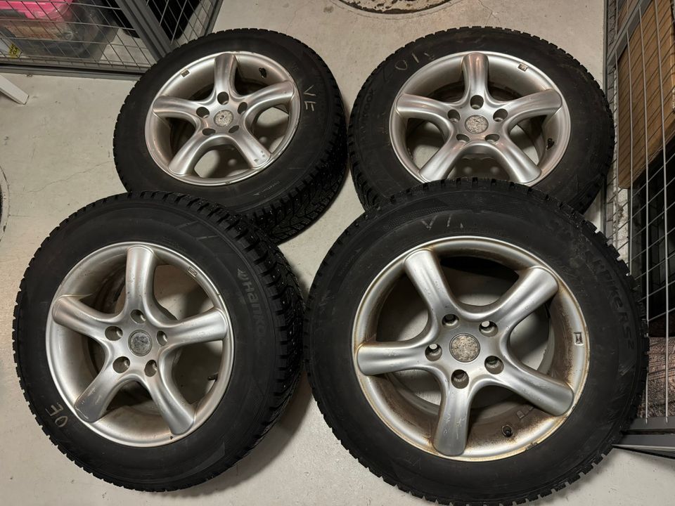 Nastarenkaat 15 tuuman vanteilla 195/65R15