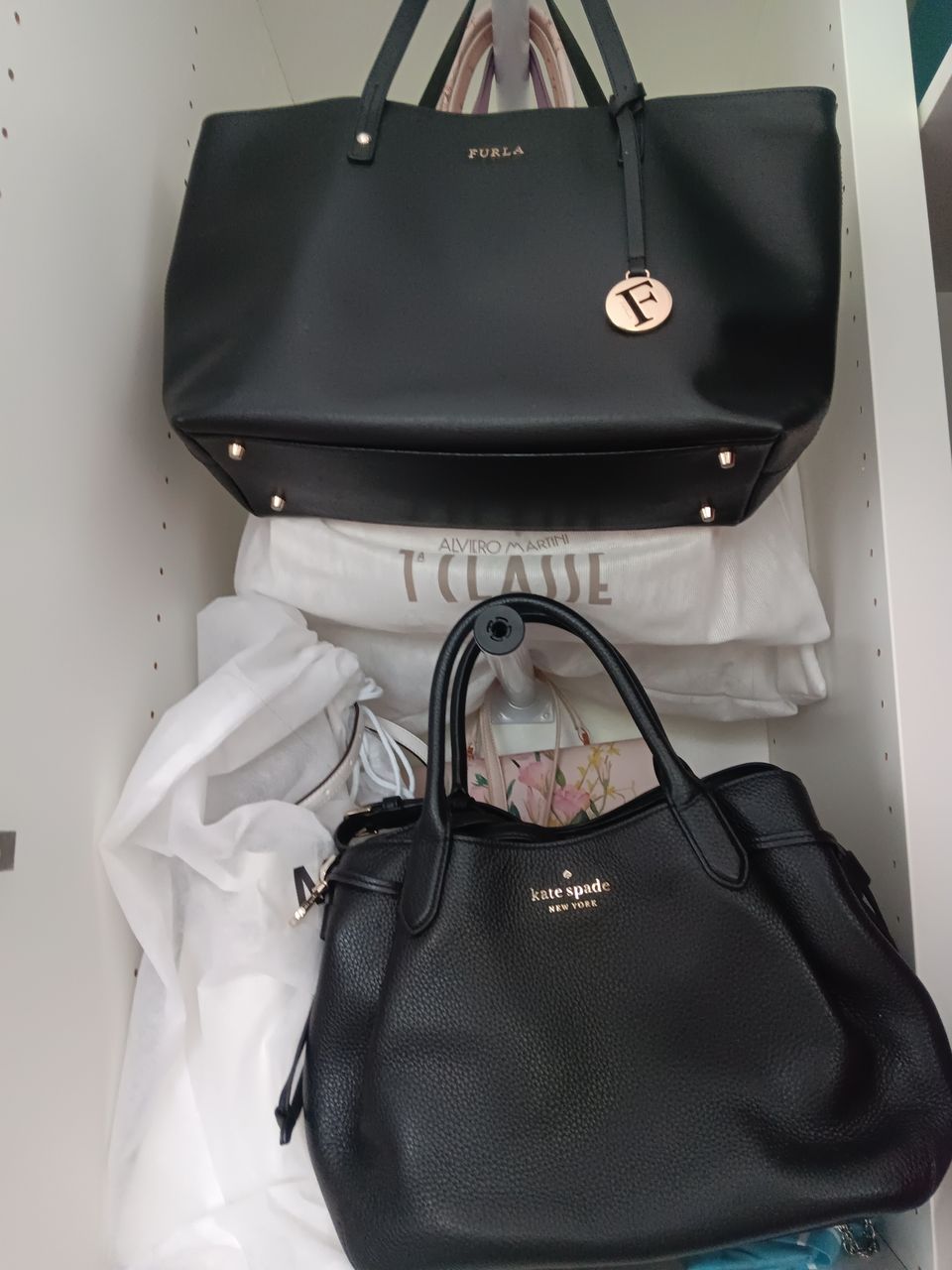 Aidot merkkilaukut: Coach, Michael Kors, Guess