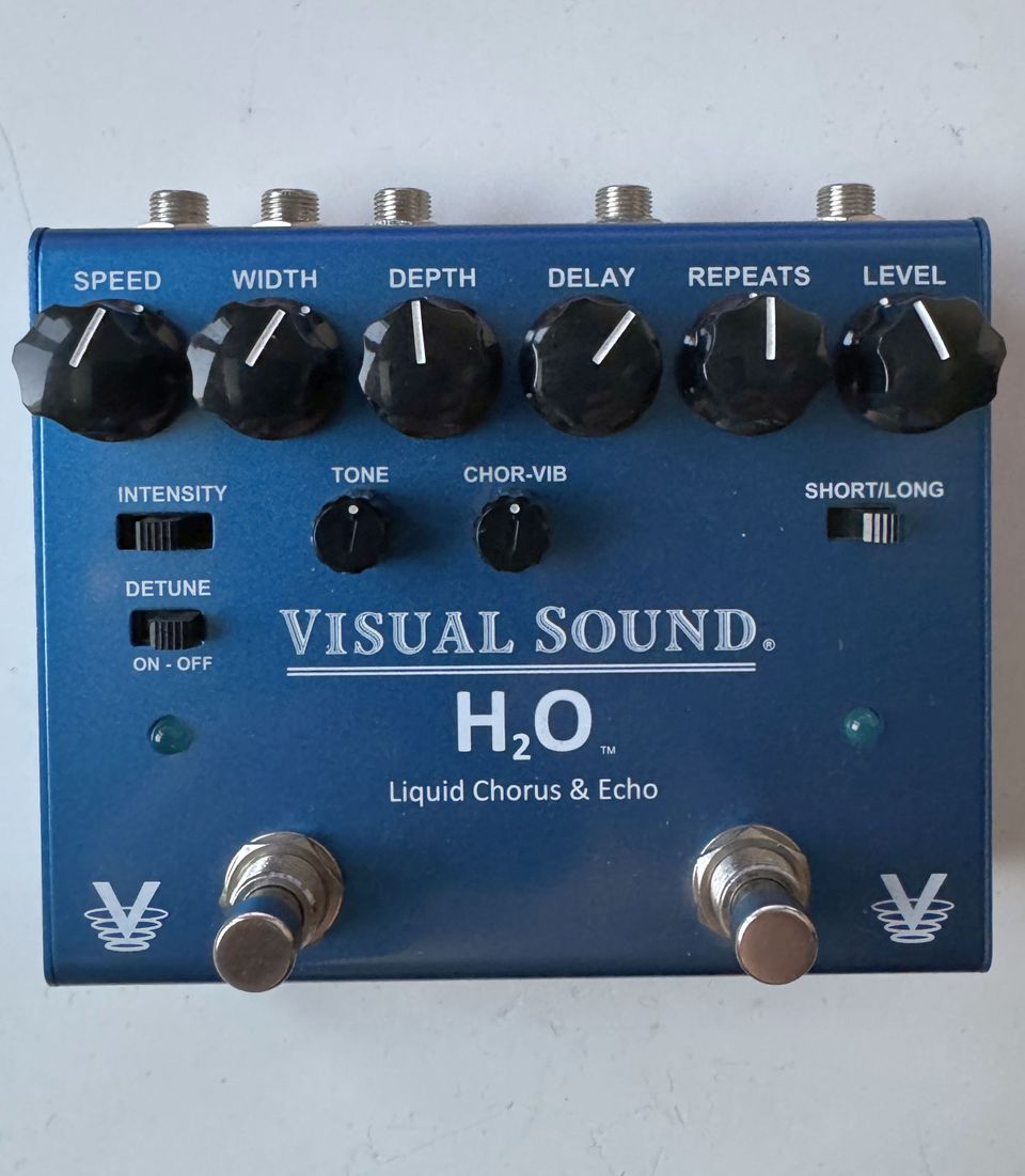 Visual Sound H2O V3 Liquid Chorus & Echo pedaali