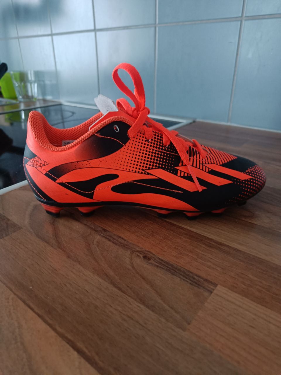 Oranssit Adidas nappulakengät koko 36