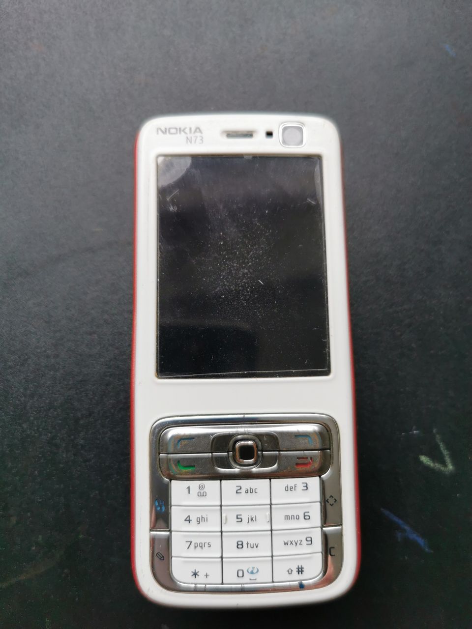 Nokia N73 puhelin