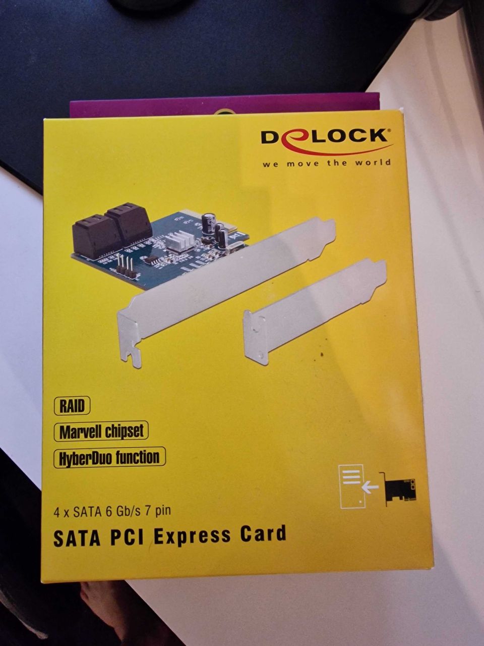 DeLOCK 4 Port SATA PCI Express Card 6Gb/s