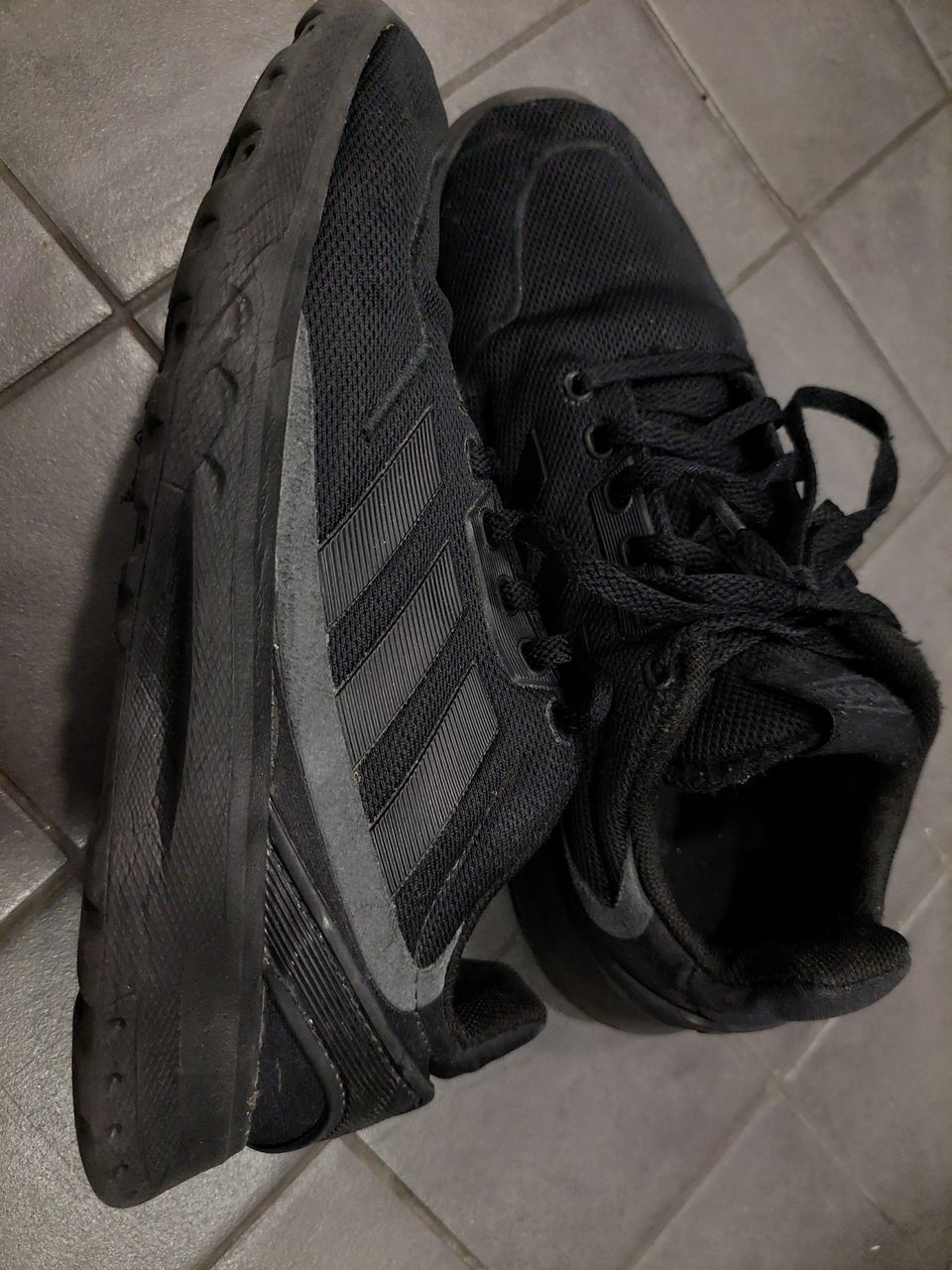 adidas lenkkarit