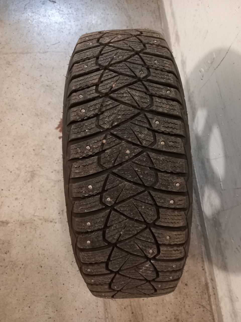 Talvirenkaat Goodyear 195/65R alumiinivanteilla 4kpl