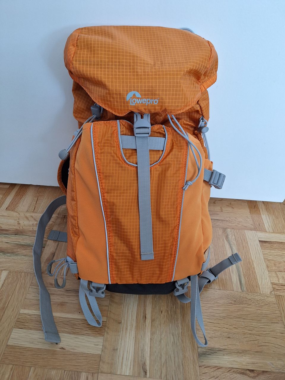 Lowepro kamerareppu oranssi