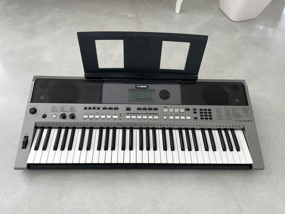 Yamaha PSR-E443 kosketinsoitin