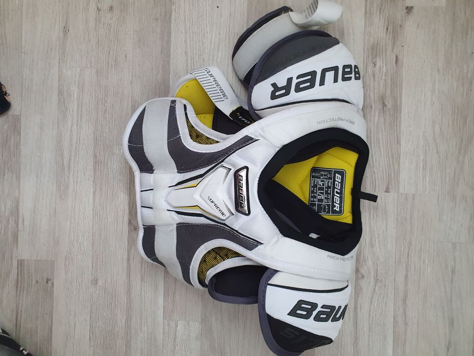 Bauer Supreme JR rintasuoja 1.47-1.57cm