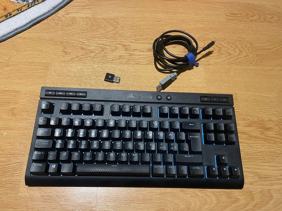 Corsair K63 Wireless