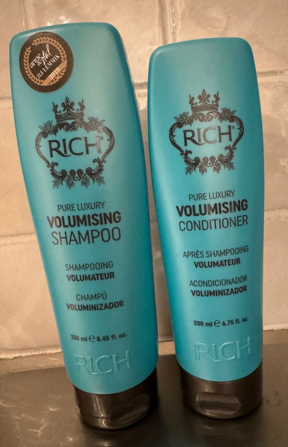 Uudet Rich Hair care shampoo ja hoitoaine yhteensä 5€