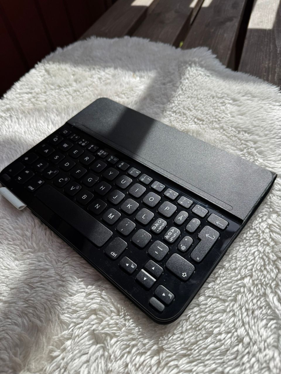 Bluetooth Näppäimistö ja suoja - Logitech Ultrathin Keyboard Folio i5