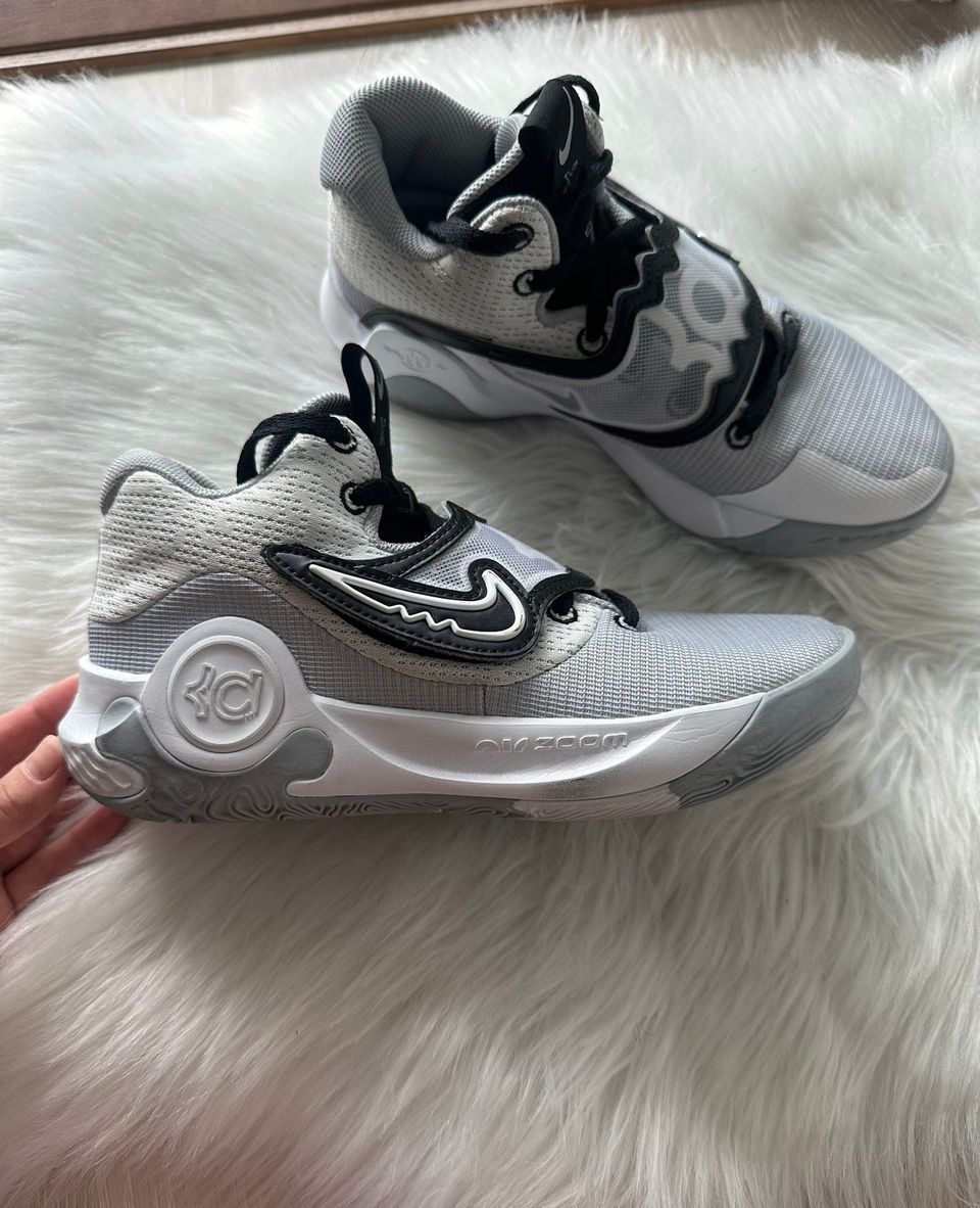 Nike KD Trey 5 X koripallokengät