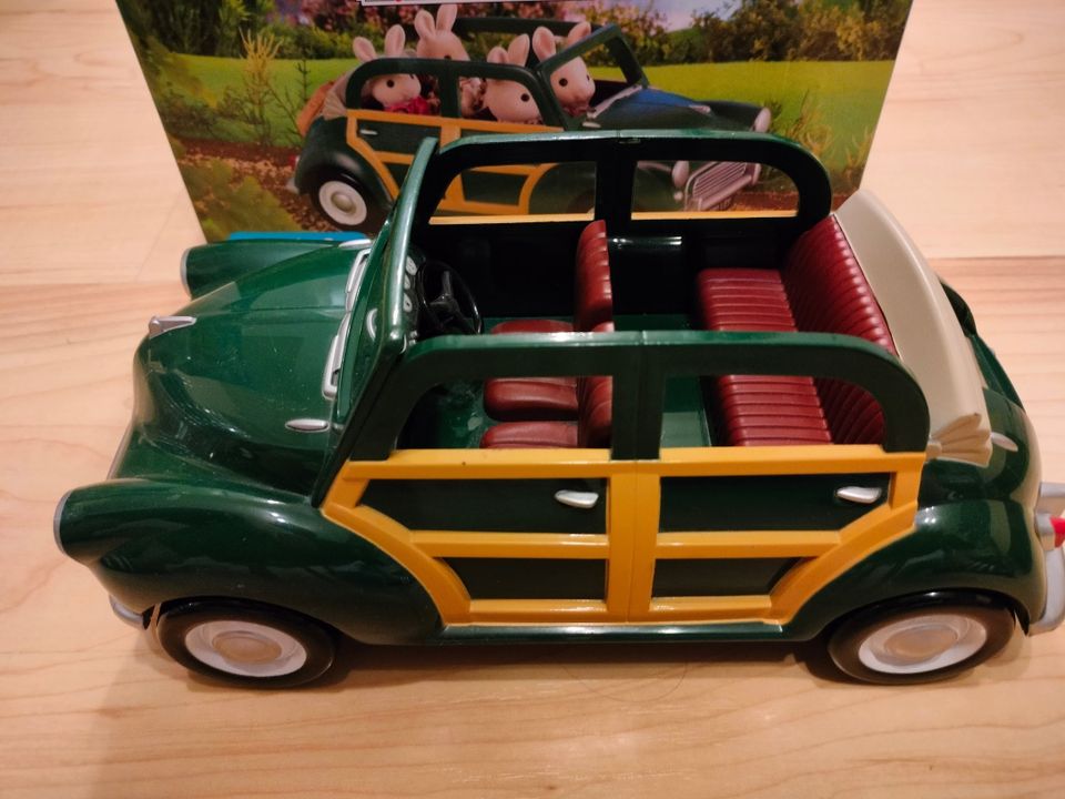 Sylvanian Families auto alkuperäisessä laatikossaan