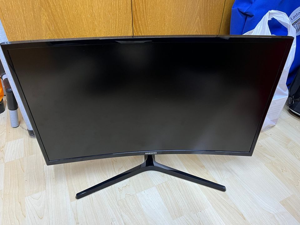 Samsung C27F396 näyttö, 27"