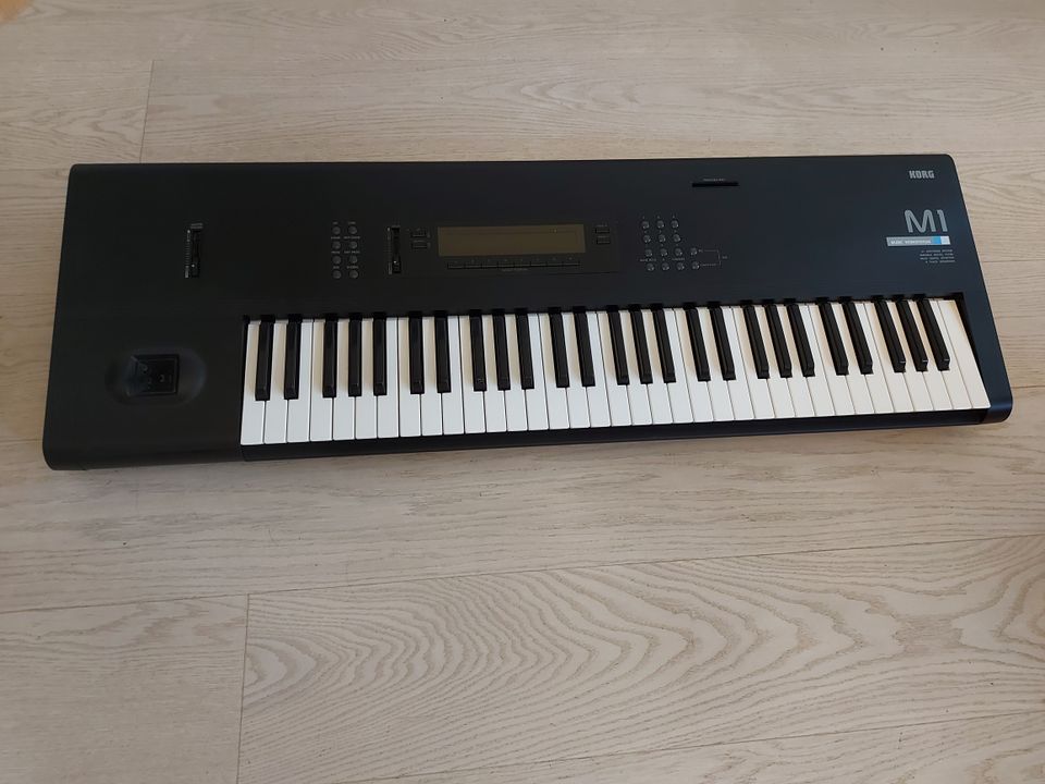 Korg M1 syntetisaattori