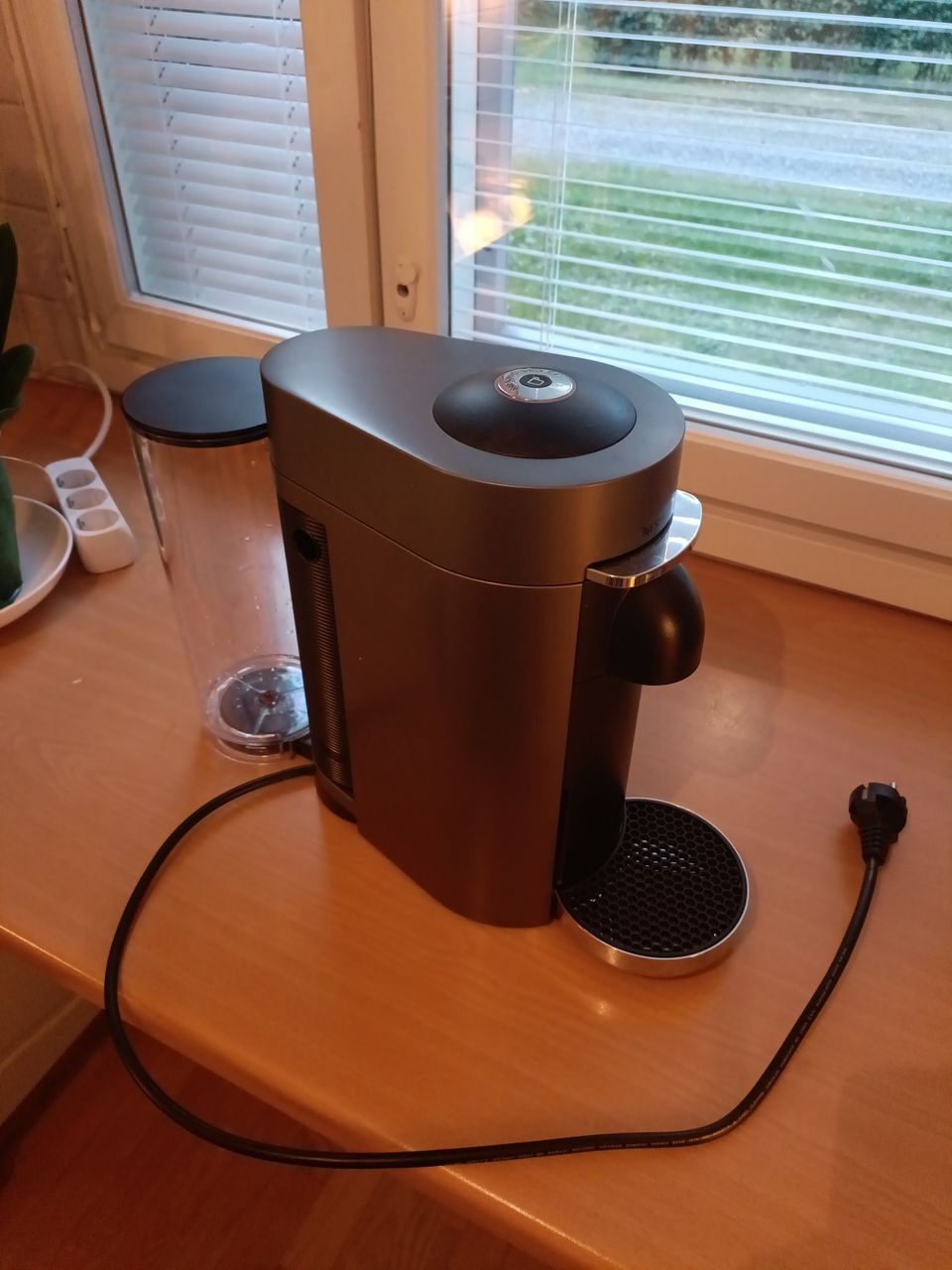 Nespresso Vertuoplus Deluxe kapselikeitin