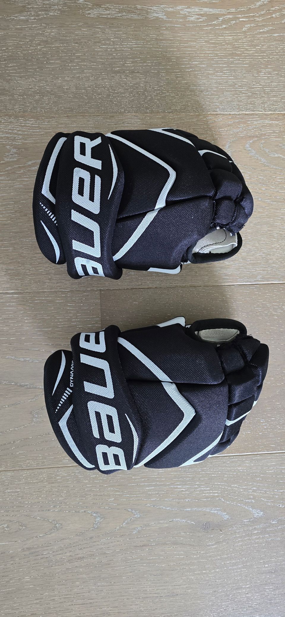 Bauer Vapor X600 jääkiekkohanskat 10"