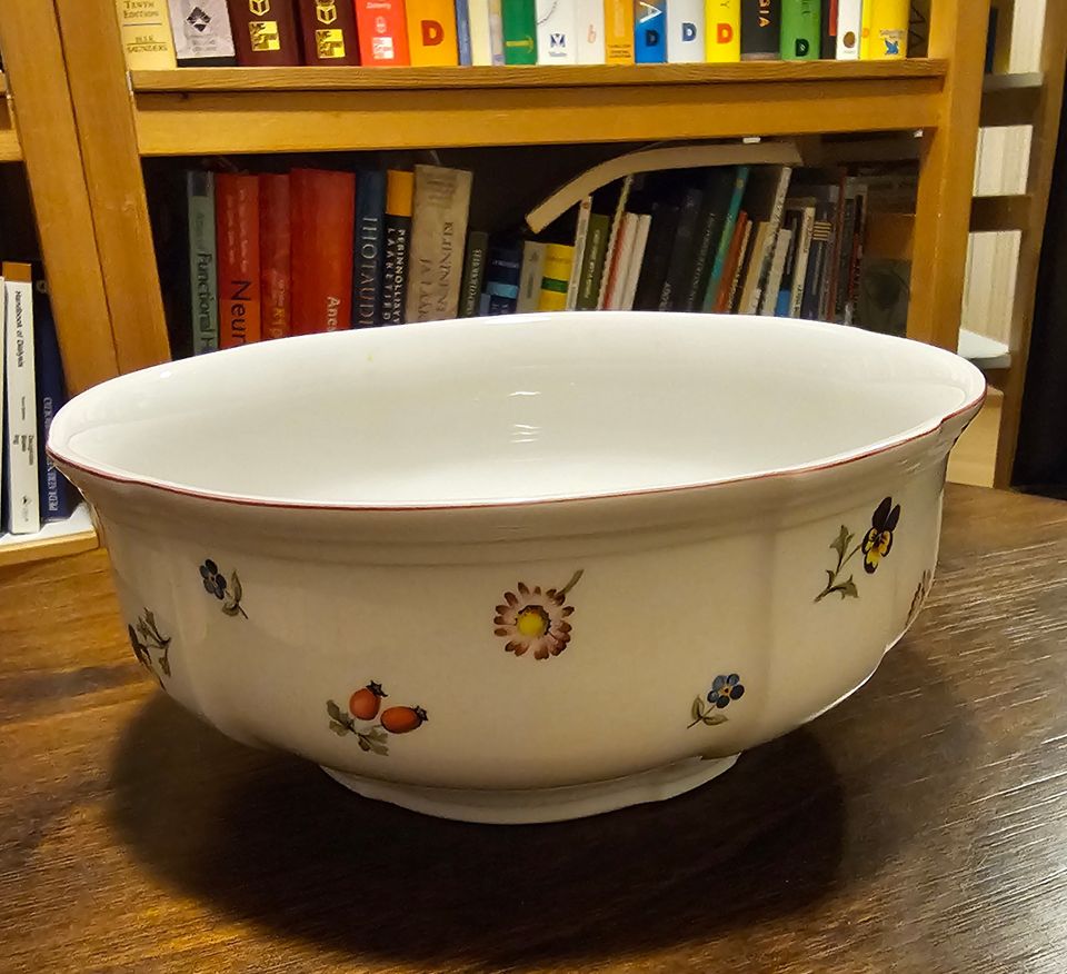 Villeroy&Boch Petite Fleur tarjoilukulho 35 euroa