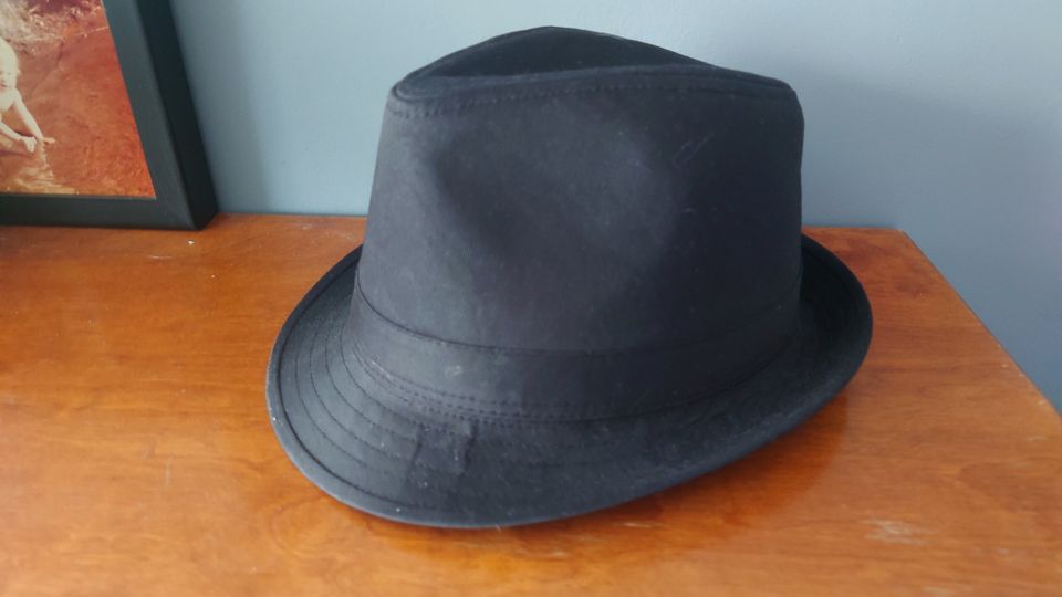 Fedora hattu