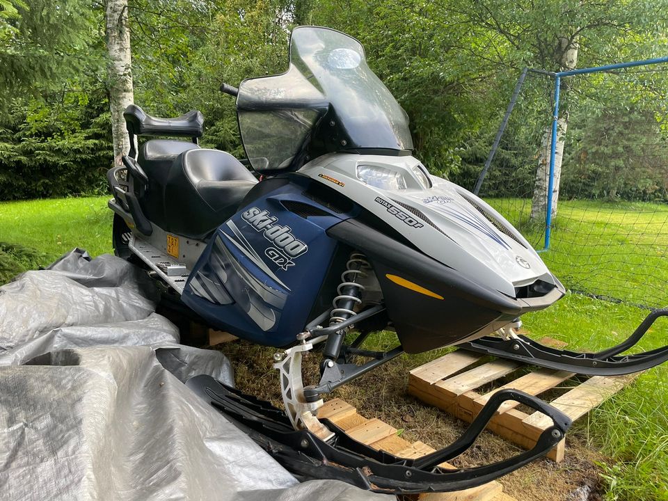 Skidoo GTX 550F + JT Trailer kärry