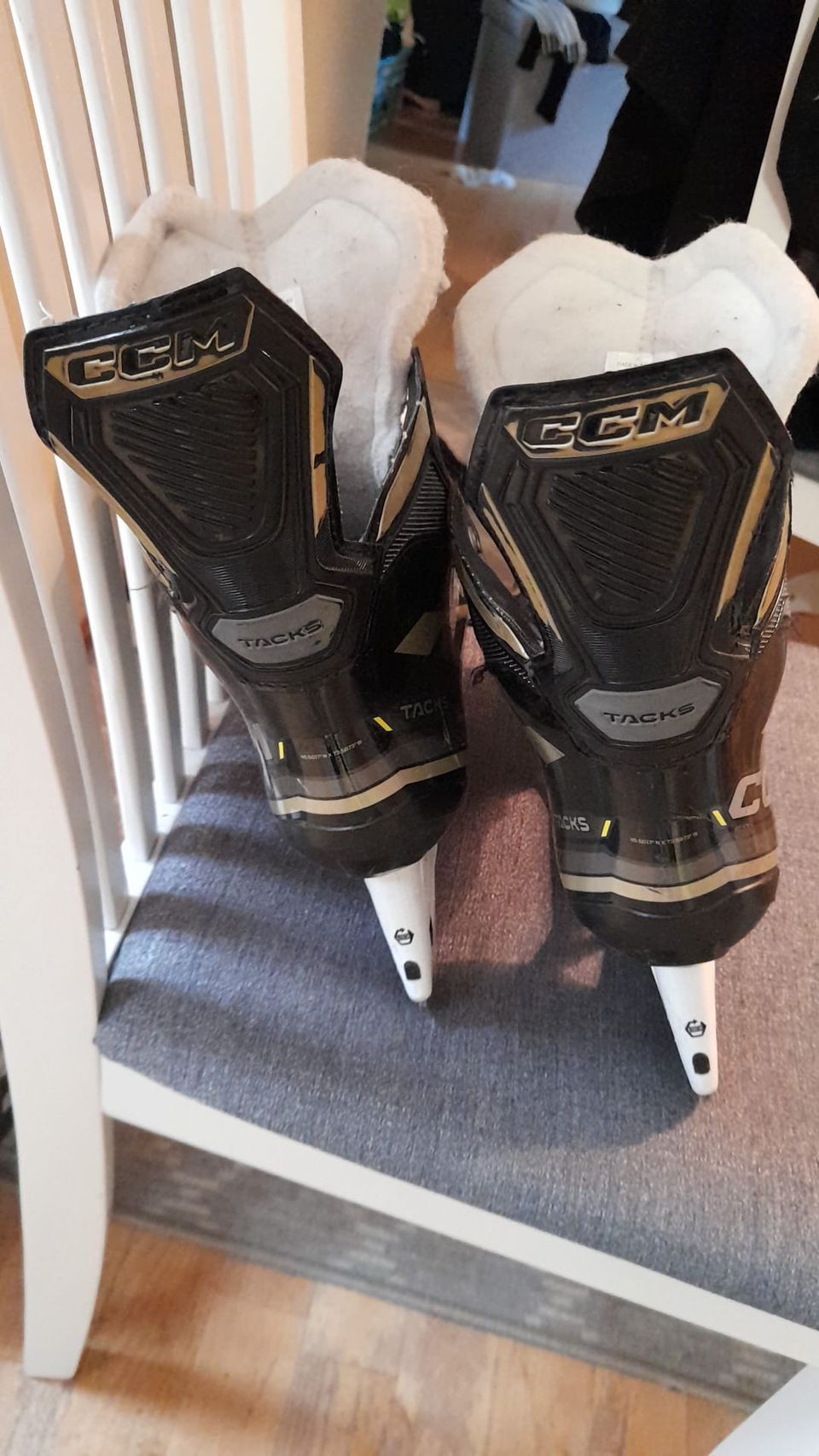 Ccm tacks