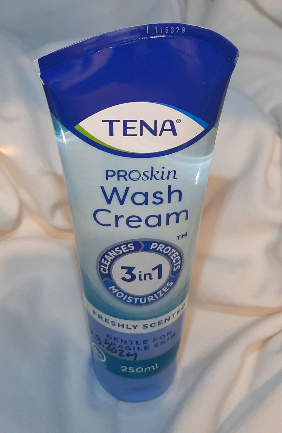 TENA ProSkin Wash Cream Pesuvoide tuubi 150ml (seniorituote)