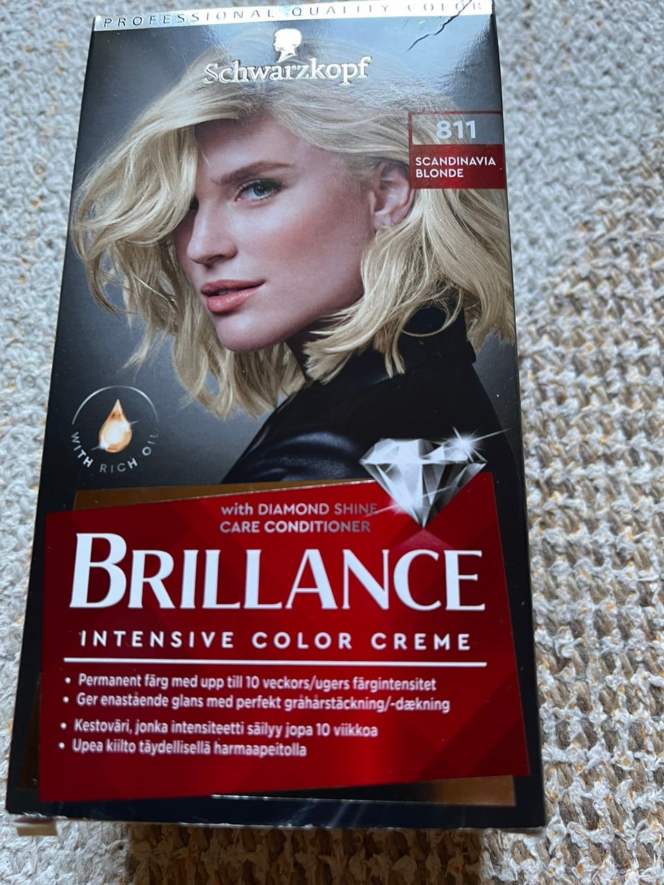 Schwarzkopf Brillance kestoväri Scandinafia Blonde