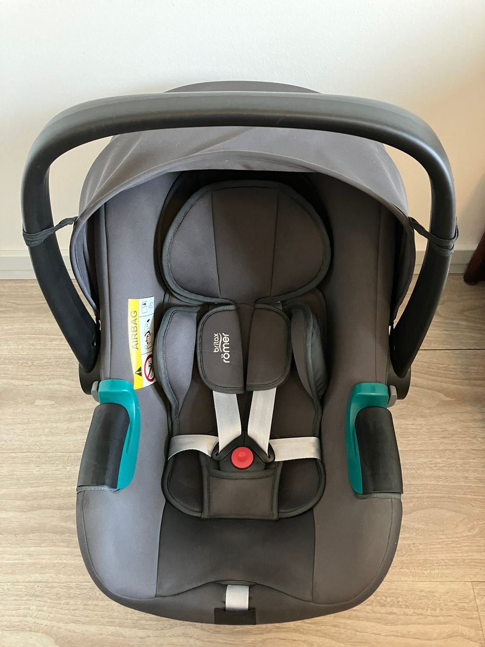 Britax Römer Baby-Safe 3 i-Size turvakaukalo 120€