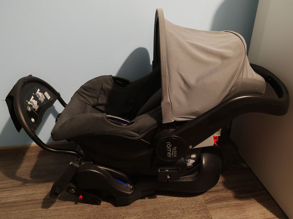 Britax römer Primo +isofix telakka