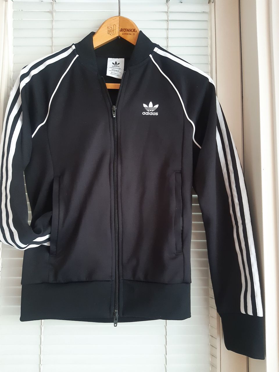 Adidas takki