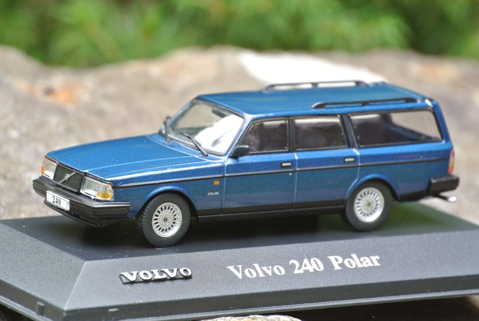 1986 Volvo 245 DL metalli farmari auto pienoismalli 1:43 keräilyauto paketissa