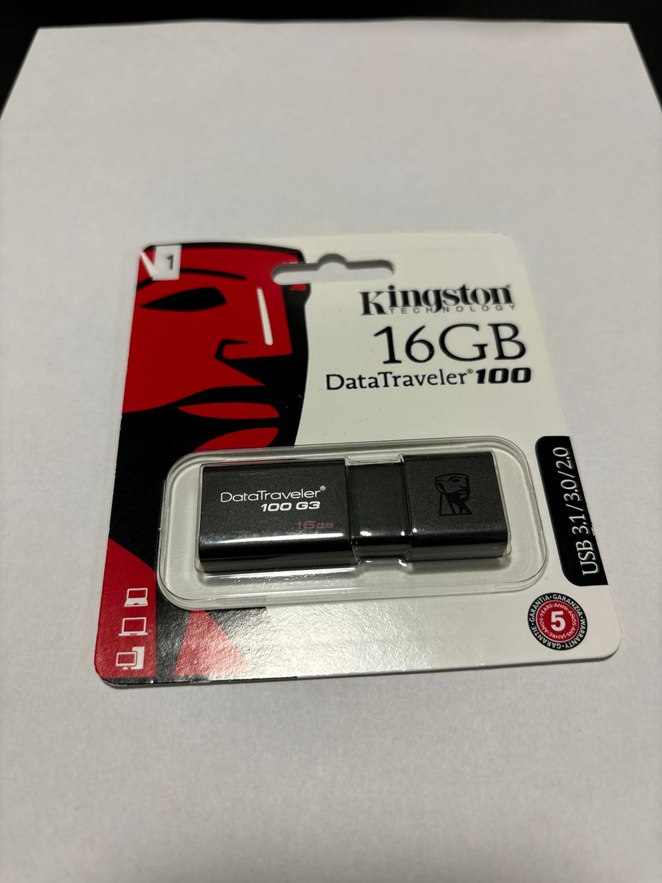 Kingston 16GB DataTraveler 100 muistitikku