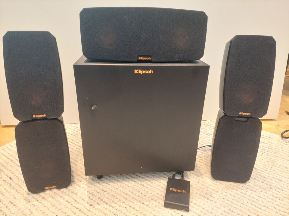 Klipsch subwoofer sekä kaiuttimet 5 kpl