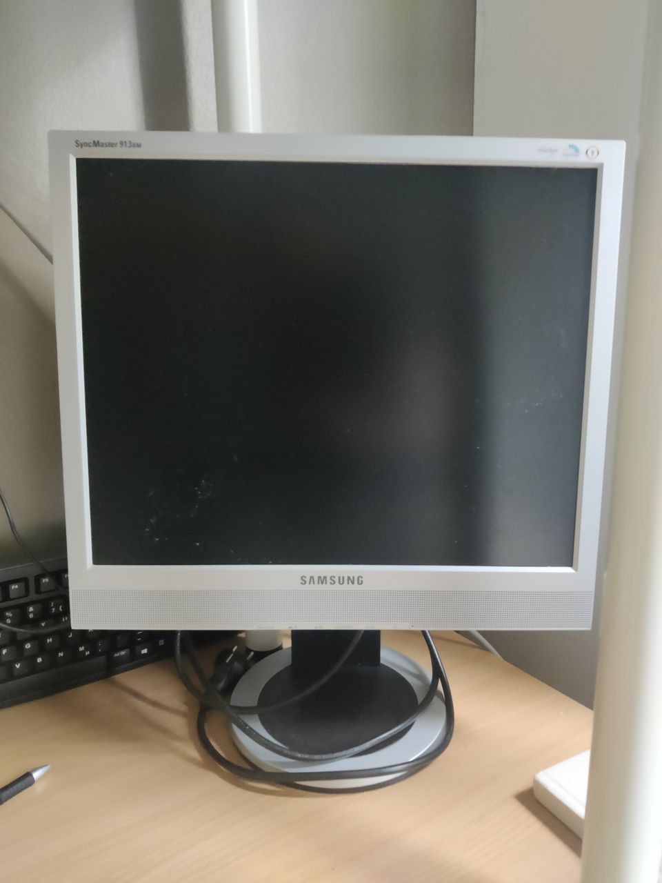 19" näyttö - Samsung Syncmaster 913BM