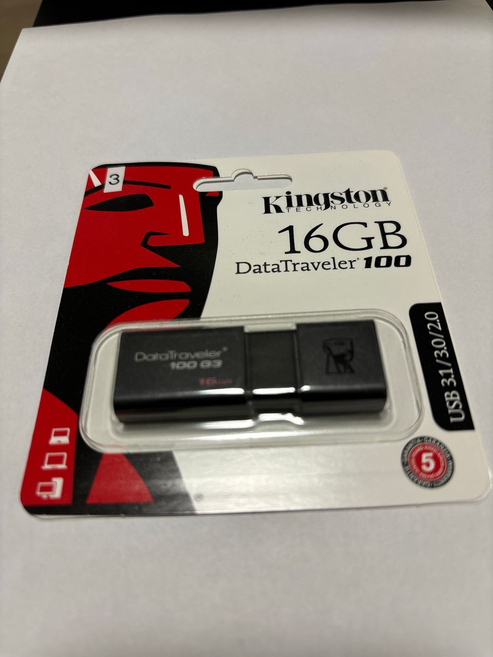 Kingston 16GB DataTraveler 100 muistitikku