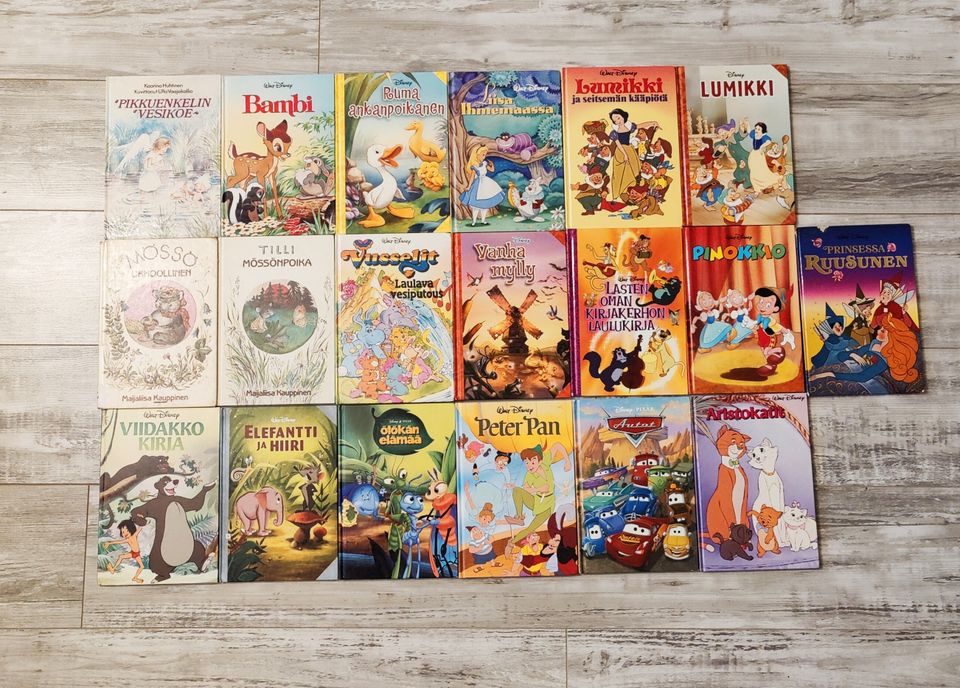 Disney kirjoja 3€/kpl