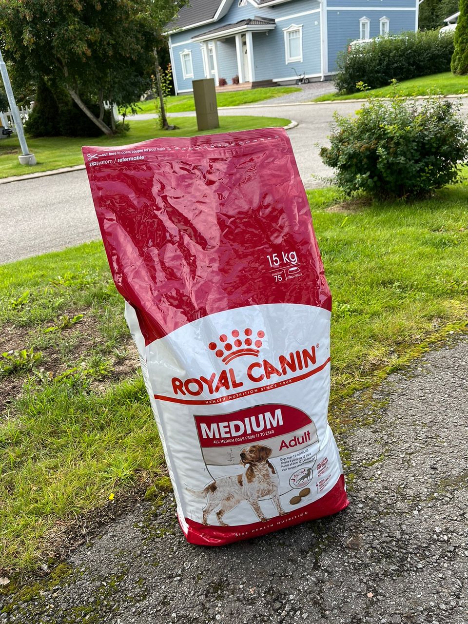 Royal Canin medium adult koiranruoka